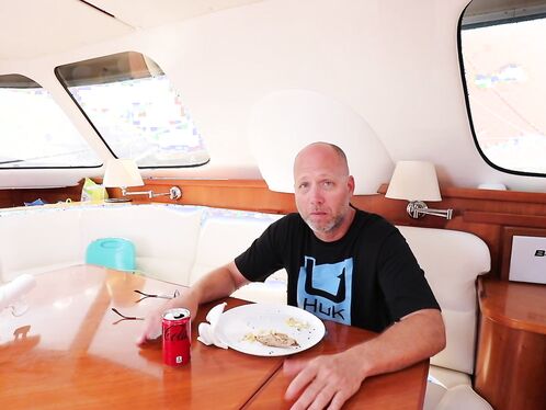 322. The Lazy Geckos - Work Hard, Party Hard: Content Creation on the Water